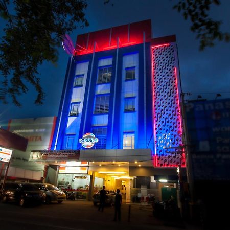 Cordela Hotel Medan Extérieur photo
