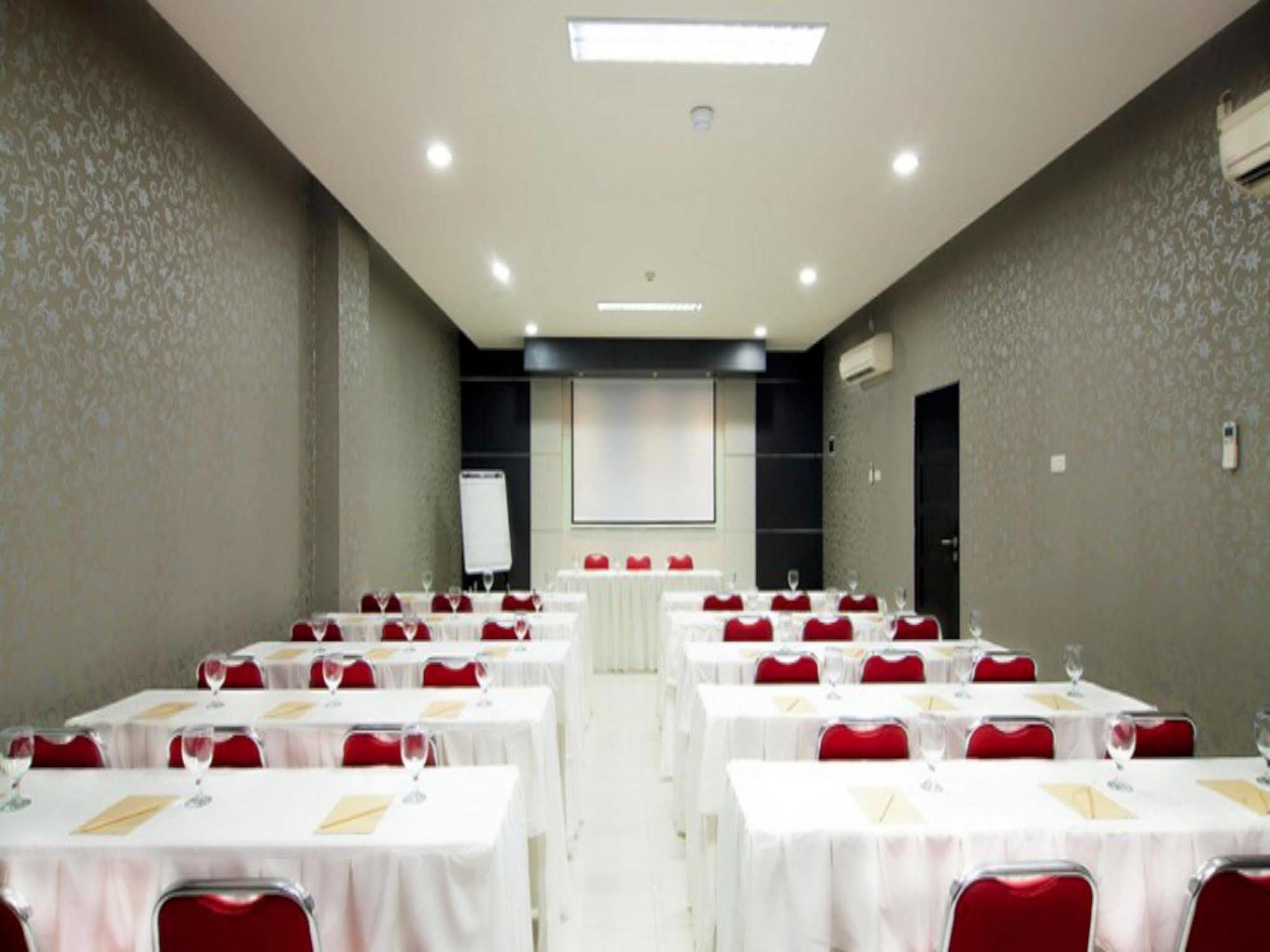 Cordela Hotel Medan Extérieur photo